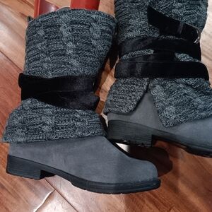 MUK LUKS grey 9 Booties. Anle boots